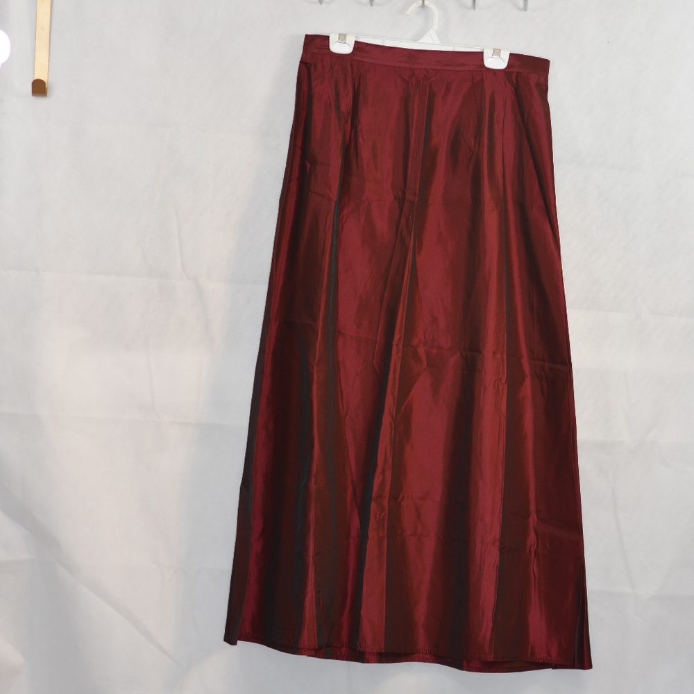 Red/Burgandy Taffeta-Like Long Skirt SZ 16 Career Elements